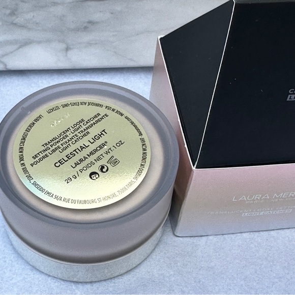 LAURA MERCIER Translucent Loose Setting Powder - Light Catcher - Picture 7 of 12